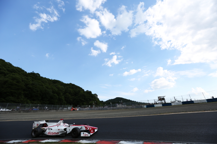 決勝レース: 野尻智紀（DOCOMO DANDELION M40S SF14）