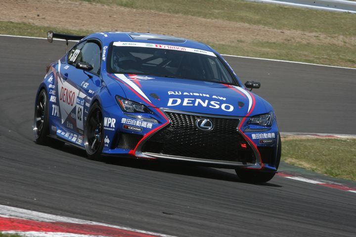 初登場のST-3クラス、嵯峨宏紀／新田守男組（DENSO Le Beausset RC350）は車検落ち