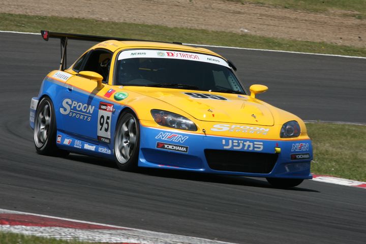 ST-4クラスポールポジションは松井猛敏／中島保典／エン・ピン・カン組（孚海國際×SPOON S2000）