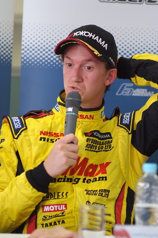 決勝記者会見: 3位のルーカス・オルドネス（B-MAX NDDP F3）