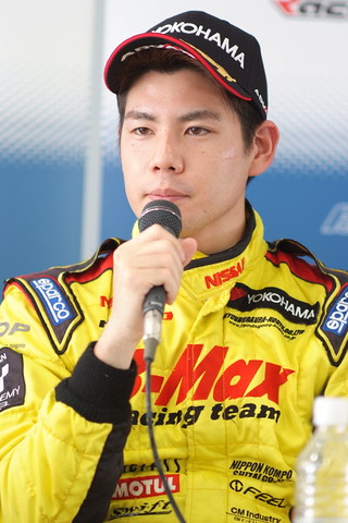 決勝記者会見: 2位の高星明誠（B-MAX NDDP F3）