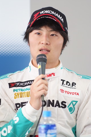 決勝記者会見: 3位の山下健太（PETRONAS TOM'S F312）