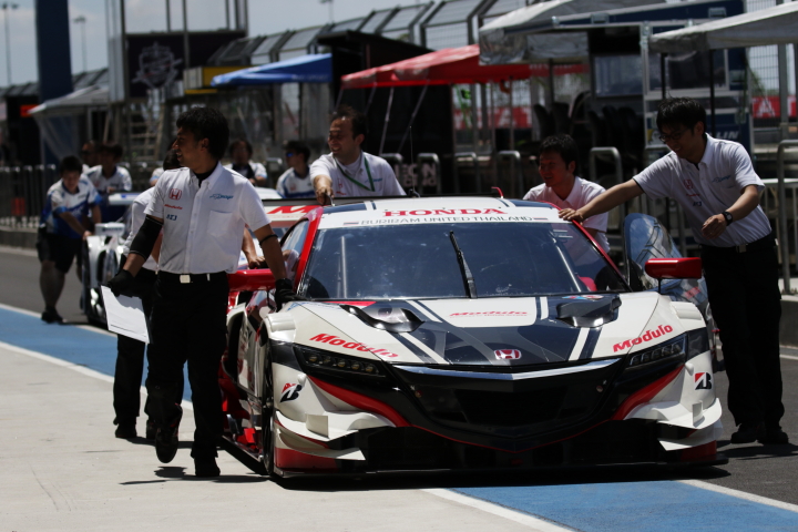 搬入日: DRAGO CORSEチーム