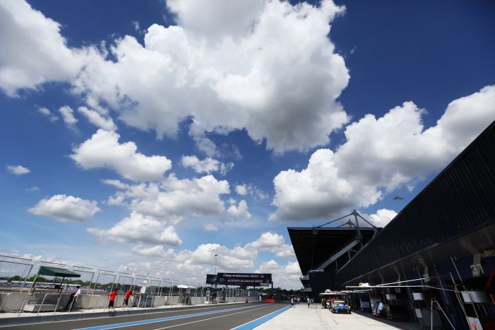 搬入日: この日も快晴