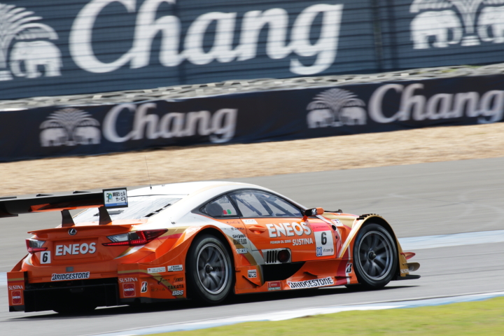 公式練習: 大嶋和也／国本雄資組（GT500クラス・ENEOS SUSTINA RC F）