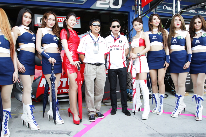 ピットウォーク: レースクイーン