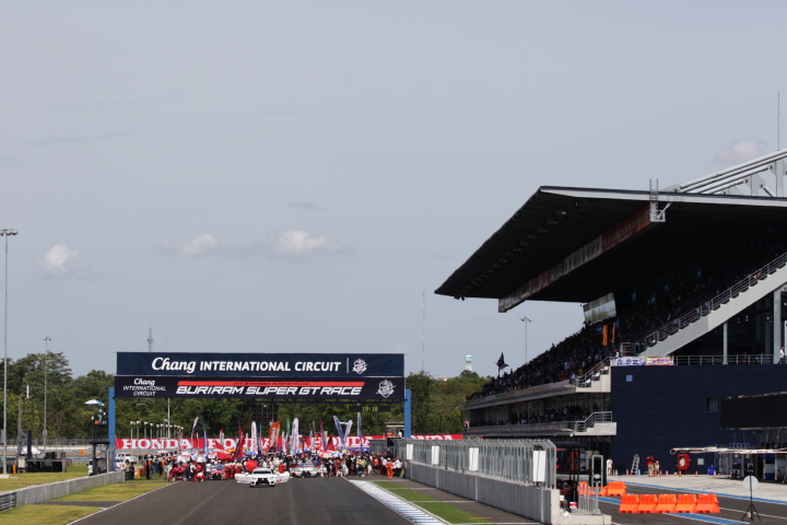 決勝レース: 間もなくレーススタート