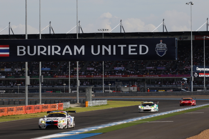 決勝レース: ヨルグ・ミューラー／荒聖治組（GT300クラス・Studie BMW Z4）