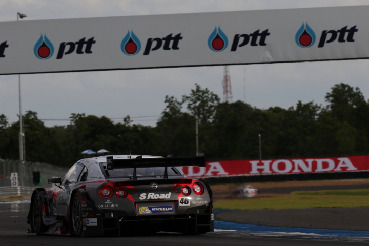 決勝レース: 本山哲／柳田真孝組（GT500クラス・S Road MOLA GT-R）