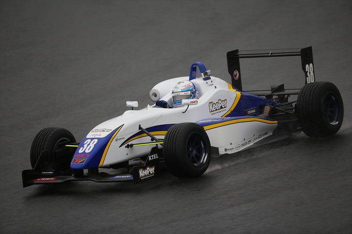 Nクラス優勝は小河諒（KeePer TOM'S F306）