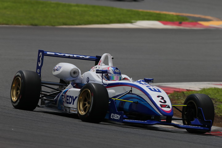 Nクラス決勝2位は三浦愛（EXEDY RACING F307）