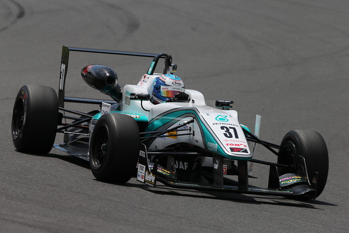 決勝2位はニック・キャシディ（PETRONAS TOM'S F314）