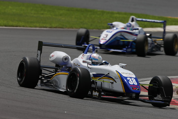 Nクラス優勝は小河諒（KeePer TOM'S F306）