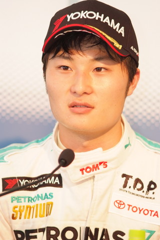 決勝記者会見: 優勝した山下健太（トムス）
