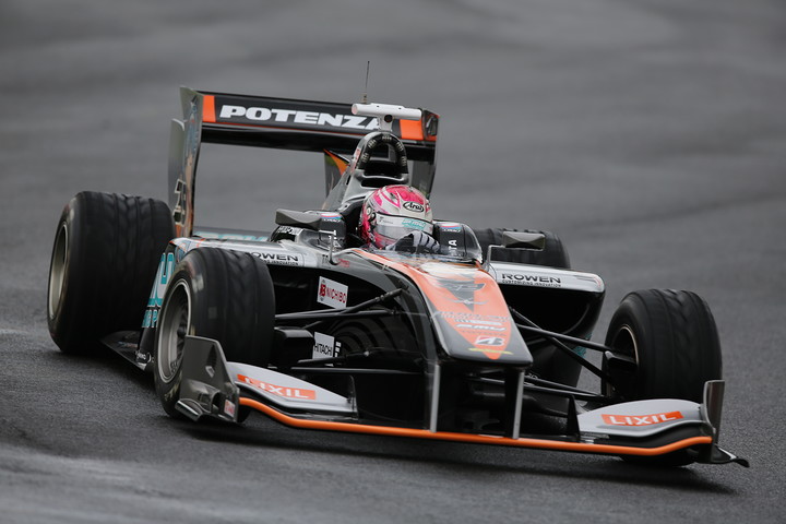 フリー走行1回目: 2位は国本雄資（P.MU/CERUMO・INGING SF14）