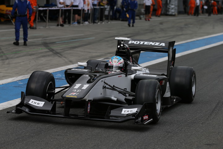 フリー走行2回目: 3位は伊沢拓也（REAL SF14）