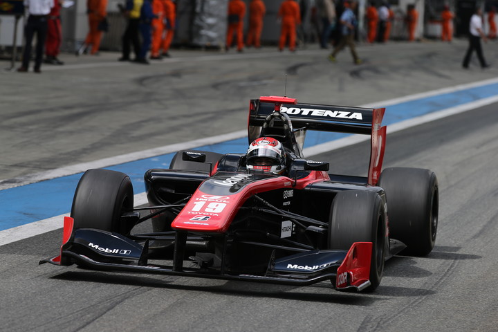 フリー走行2回目: トップタイムはジョアオ・パオロ・デ・オリベイラ（LENOVO TEAM IMPUL SF14）