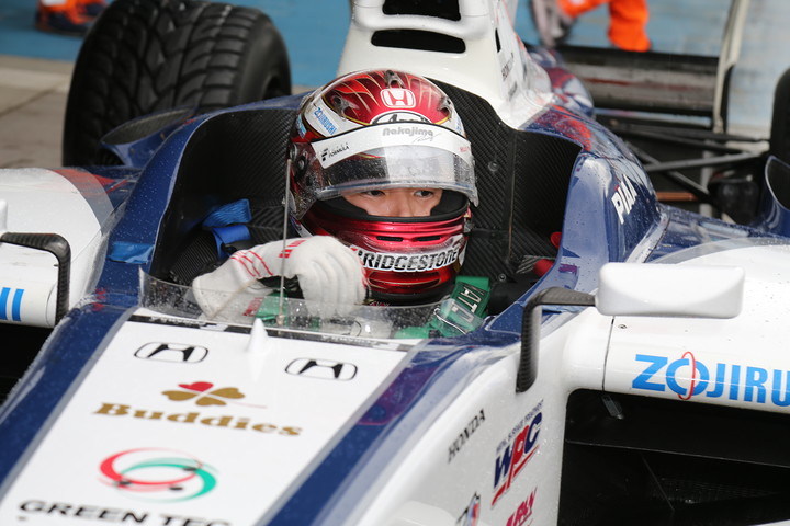 予選3位の中嶋大祐（NAKAJIMA RACING SF14）