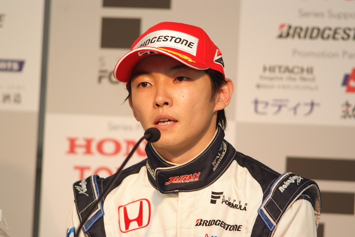 予選3位の中嶋大祐（NAKAJIMA RACING SF14）