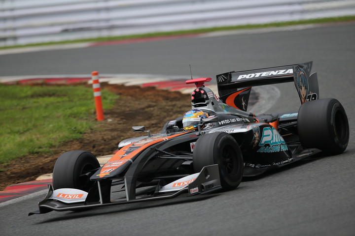 決勝3位は石浦宏明（P.MU/CERUMO・INGING SF14）