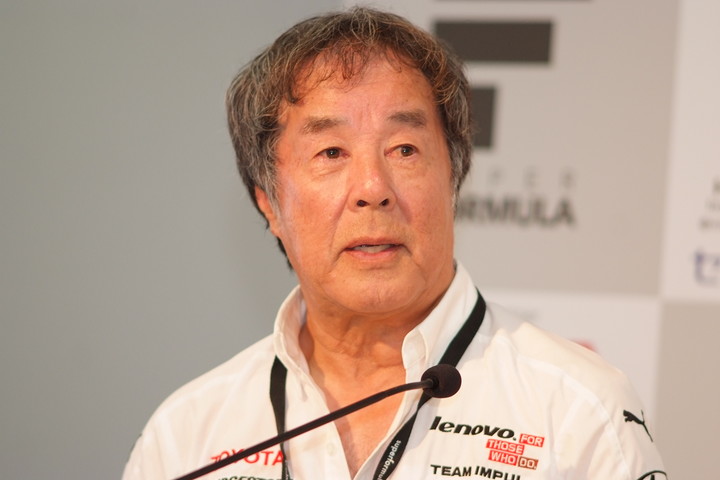 決勝記者会見: 優勝チーム監督の星野一義氏（LENOVO TEAM IMPUL）