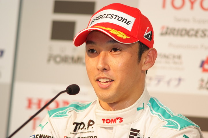 決勝記者会見: 2位の中嶋一貴（PETRONAS TOM’S SF14）