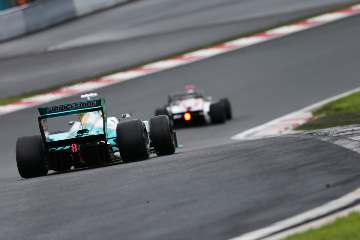 フリー走行1回目: アンドレ・ロッテラー（PETRONAS TOM’S SF14）