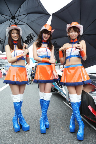 ピットウォーク & GT Asia グリッドウォーク: レースクイーン