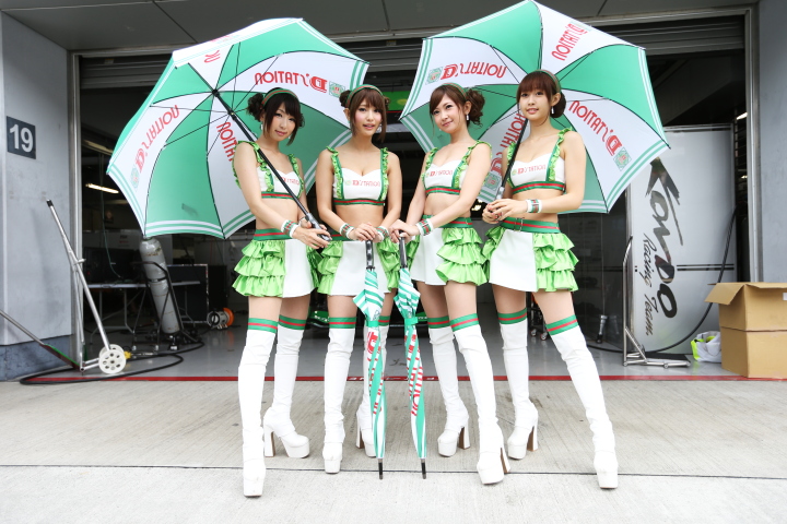 ピットウォーク & GT Asia グリッドウォーク: レースクイーン