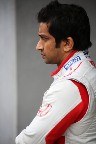 ノックアウト予選Q1: ナレイン・カーティケヤン（DOCOMO TEAM DANDELION RACING）