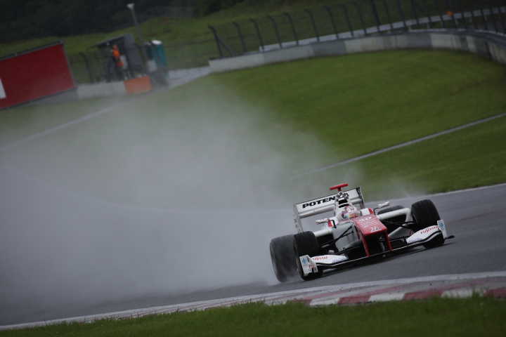 ノックアウト予選Q1: 野尻智紀（DOCOMO DANDELION M40S SF14）