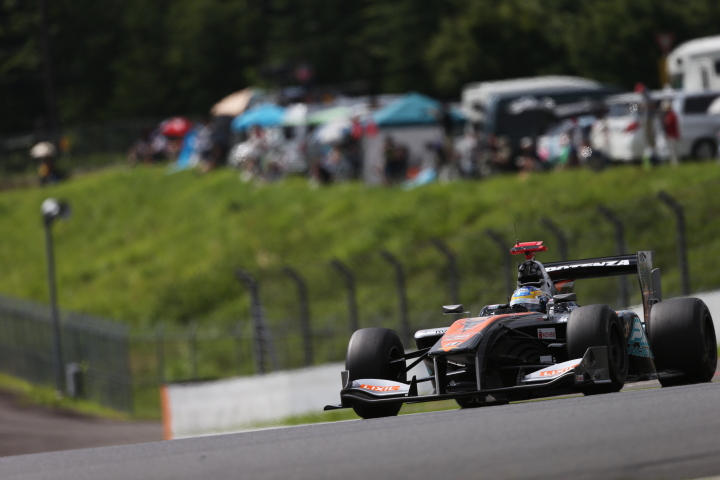 フリー走行2回目: 石浦宏明（P.MU/CERUMO・INGING SF14）