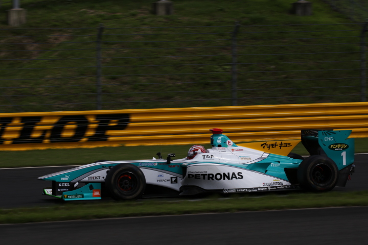 フリー走行2回目: 中嶋一貴（PETRONAS TOM’S SF14）