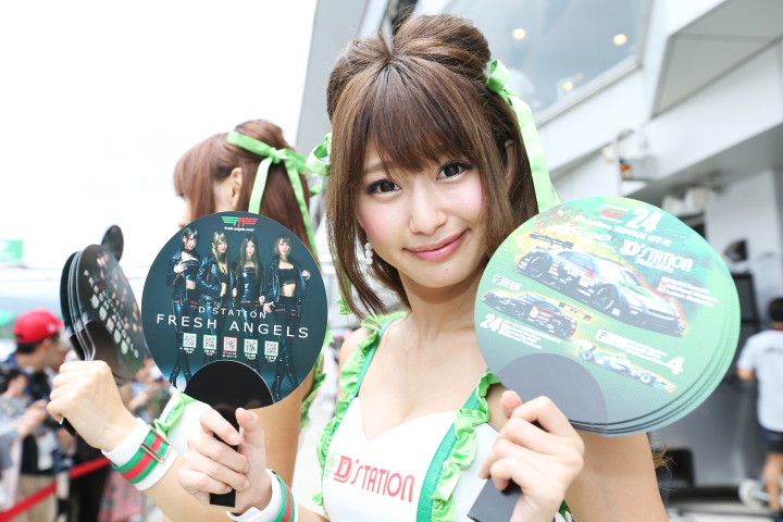 ピットウォーク: レースクイーン