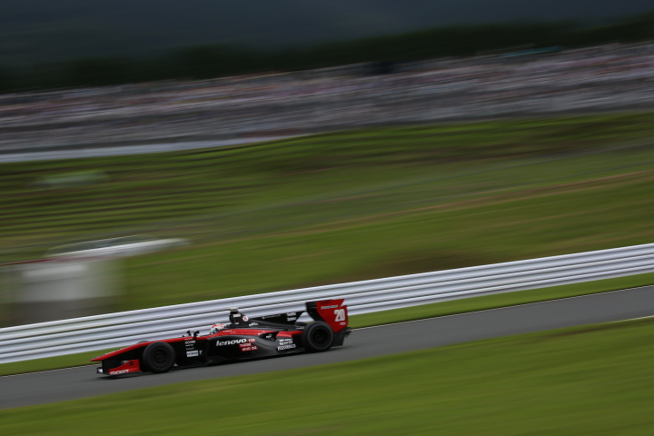 決勝レース: アンドレア・カルダレッリ（LENOVO TEAM IMPUL SF14）