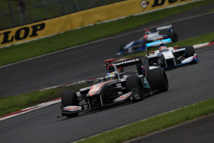 決勝レース: 石浦宏明（P.MU/CERUMO・INGING SF14）