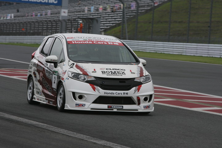 フリー走行: ST-5クラストップタイムは山下潤一郎／山田英二／加茂新組（ホンダカーズ野崎with CUSCO & BOMEX FIT）