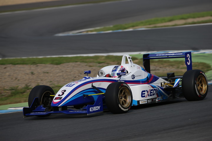 Nクラス決勝2位は三浦愛（EXEDY RACING TEAM）