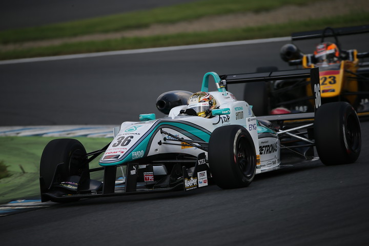 決勝3位は山下健太（PETRONAS TEAM TOM'S）