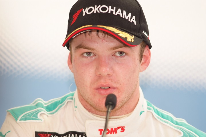 決勝記者会見: 2位のニック・キャシディ（PETRONAS TEAM TOM'S）