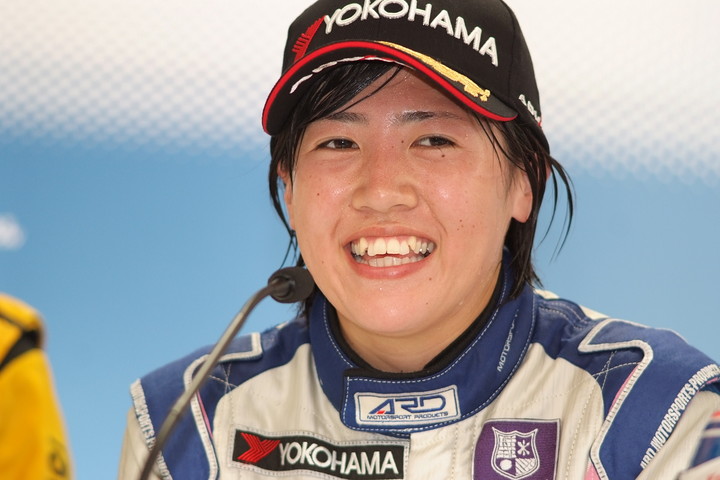 決勝記者会見: Nクラス2位の三浦愛（EXEDY RACING TEAM）