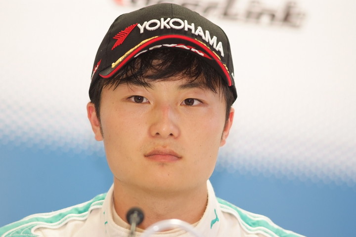 決勝記者会見: 3位の山下健太（PETRONAS TEAM TOM'S）