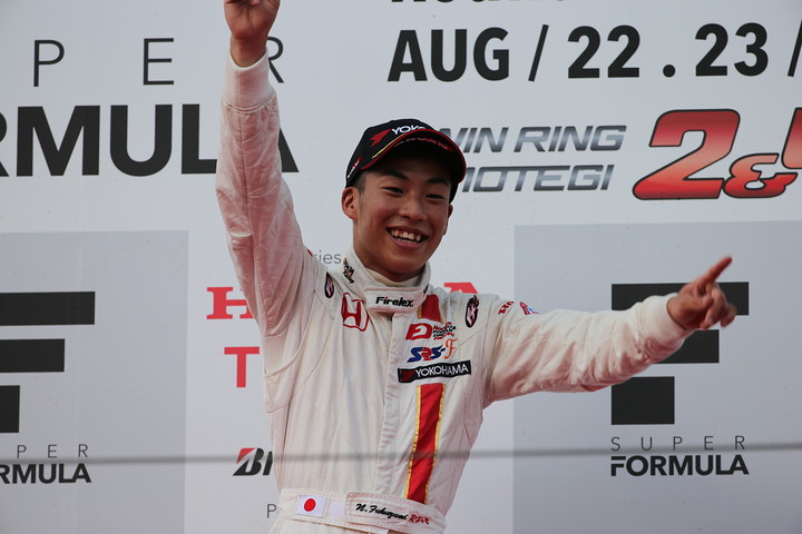 初優勝で歓喜の福住仁嶺（HFDP RACING）