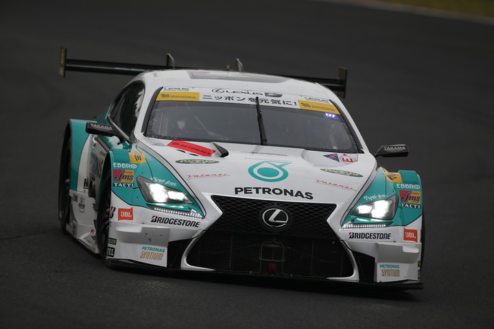 GT500クラス予選3位は伊藤大輔／ジェームス・ロシター組（PETRONAS TOM'S RC F）