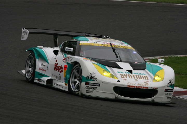 公式練習: GT300クラストップタイムは高橋一穂／加藤寛規／濱口弘組（シンティアム・アップル・ロータス）