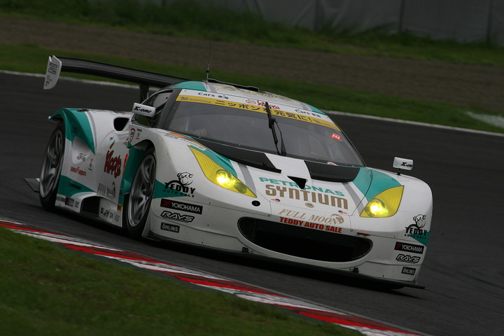 GT300クラスポールポジションは高橋一穂／加藤寛規／濱口弘組（シンティアム・アップル・ロータス）