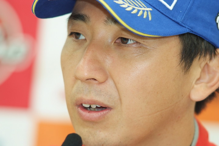 予選記者会見: GT500クラスポールポジションの松田次生（MOTUL AUTECH GT-R）