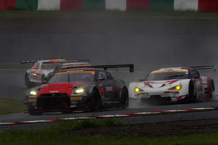 GT300クラス優勝はアンドレ・クート／千代勝正／富田竜一郎組（GAINER TANAX GT-R）