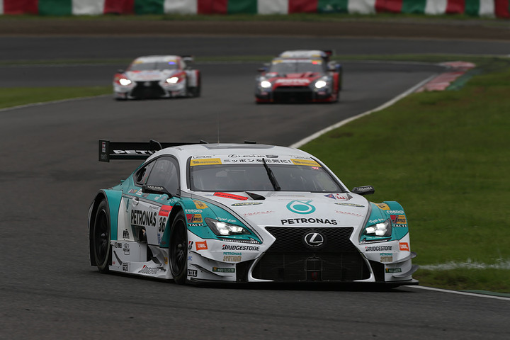 GT500クラス優勝は伊藤大輔／ジェームス・ロシター組（PETRONAS TOM'S RC F）