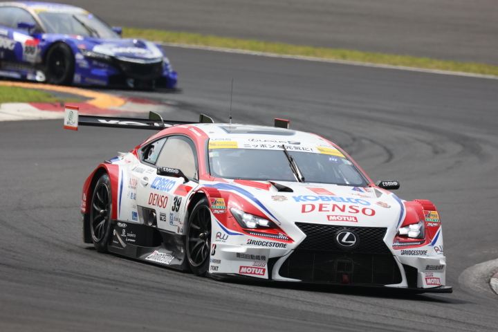 公式練習: 平手晃平／ヘイキ・コバライネン組（GT500クラス・DENSO KOBELCO SARD RC F）